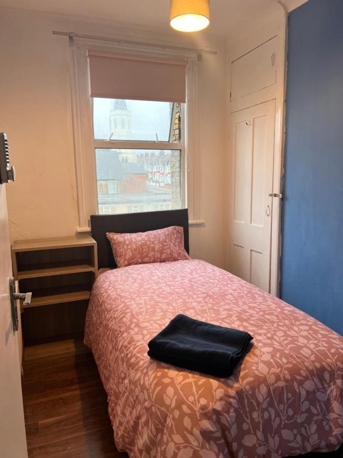 Отель Cozy London Flat Экстерьер фото
